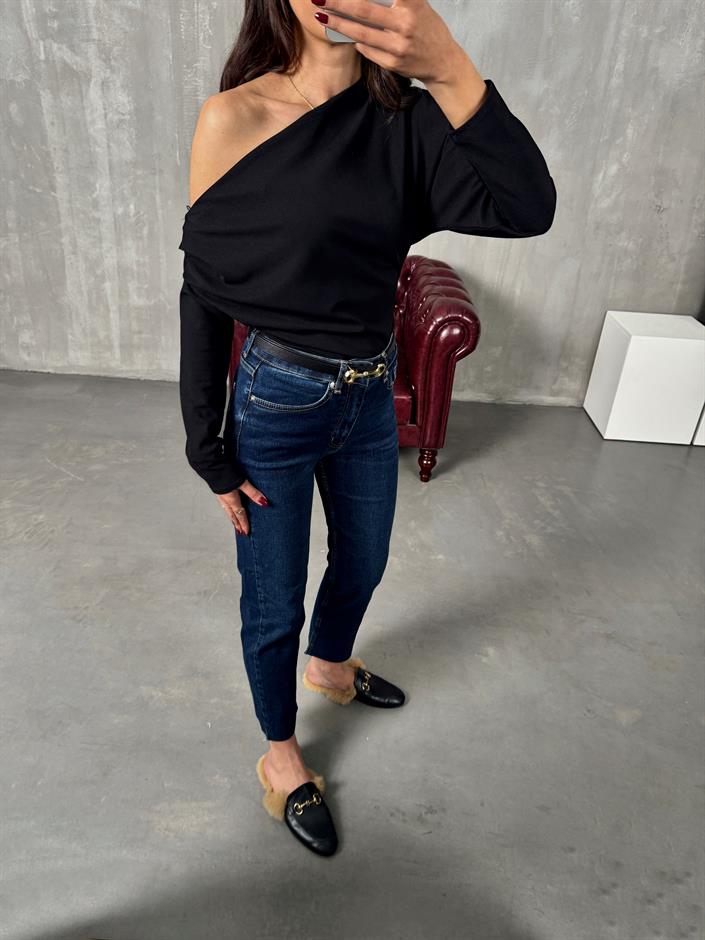 Benet Koyu Mavi ZR Kesik Paça Likralı Mom Jean