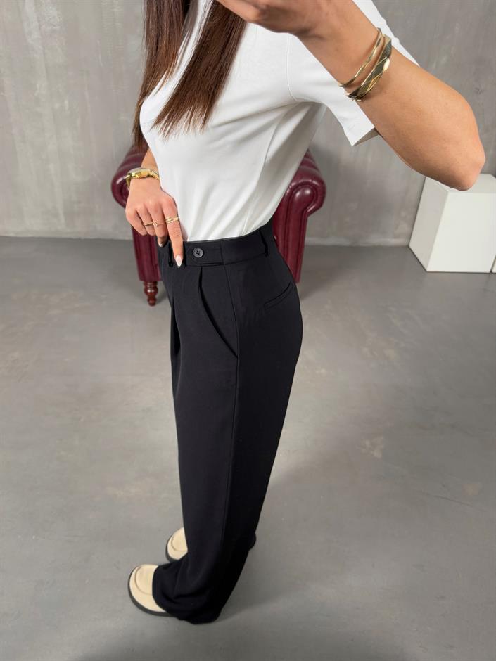 Layra Siyah Yandan Düğme Detaylı Kumaş Pantolon