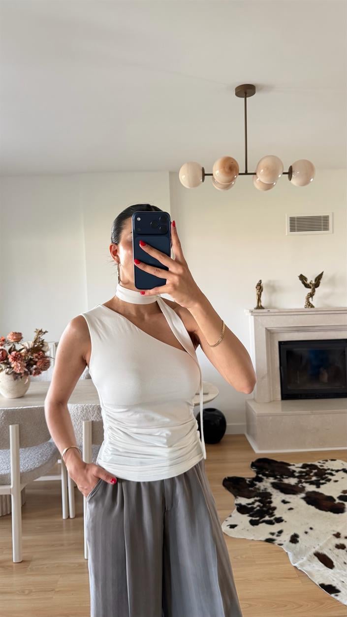 Ekru Fular Detaylı Tek Omuz Bluz GAUS-01587