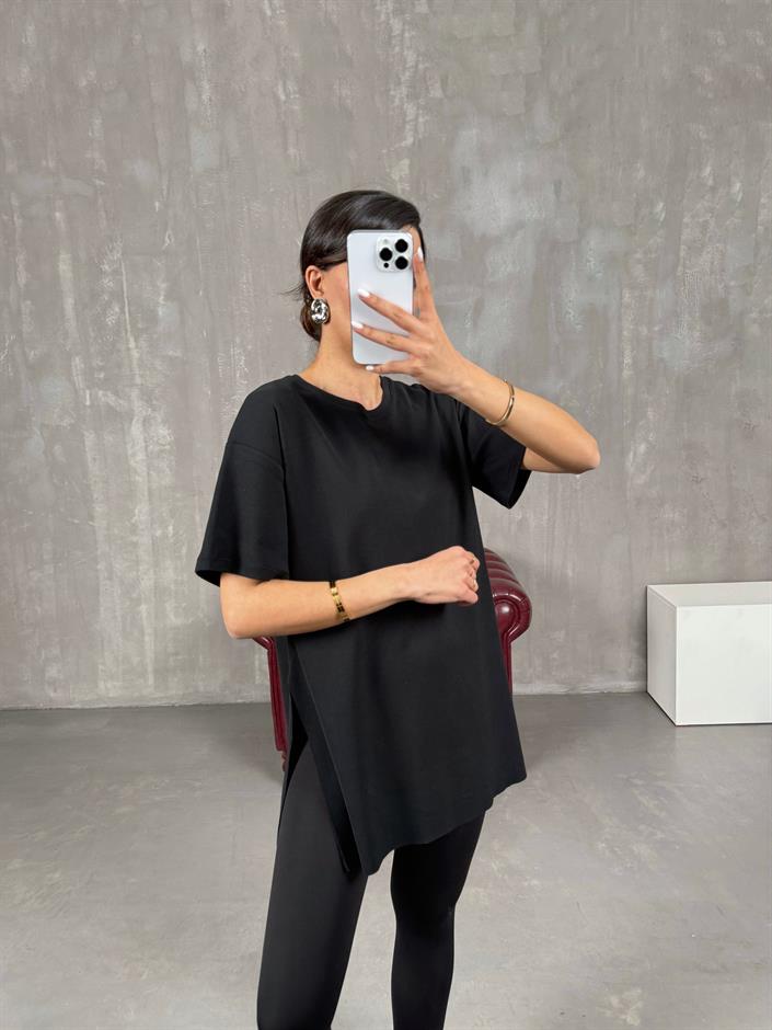 Siyah Yandan Yırtmaçlı Bisiklet Yaka Tshirt Gaus00045