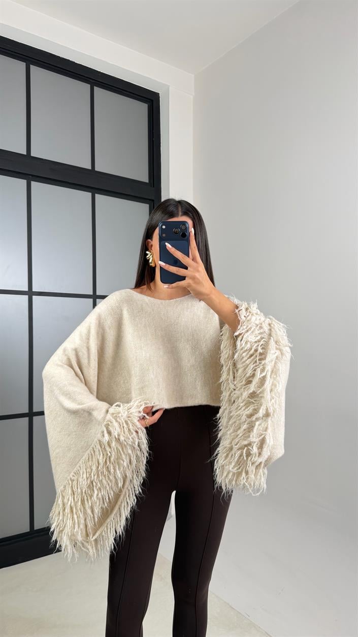 Taş Kol Püskül Detaylı Triko Crop Kazak GAUS-00625