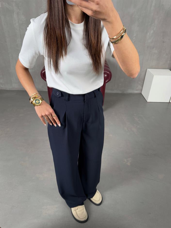 Layra Lacivert Yandan Düğme Detaylı Kumaş Pantolon