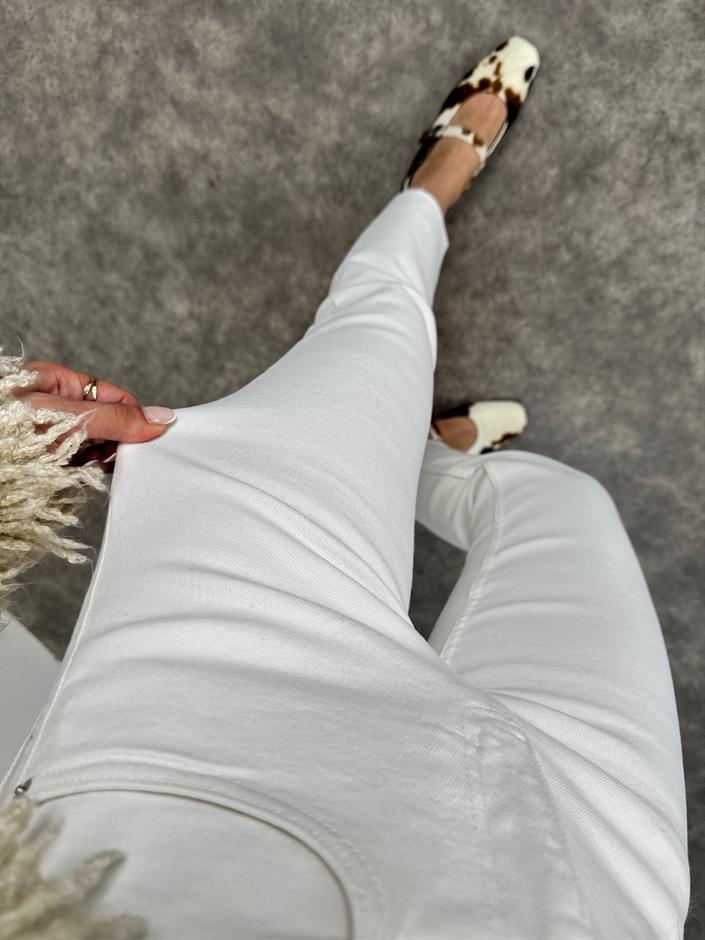 Vini ZR Model Beyaz Kesik Paça Jean Pantolon