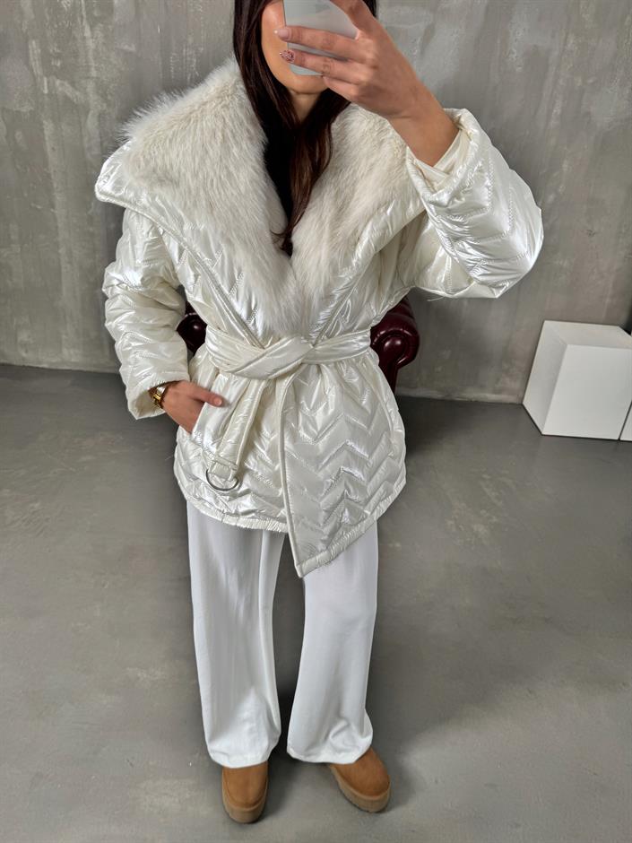 Vanesa Beyaz Parlak Kuşaklı Mont