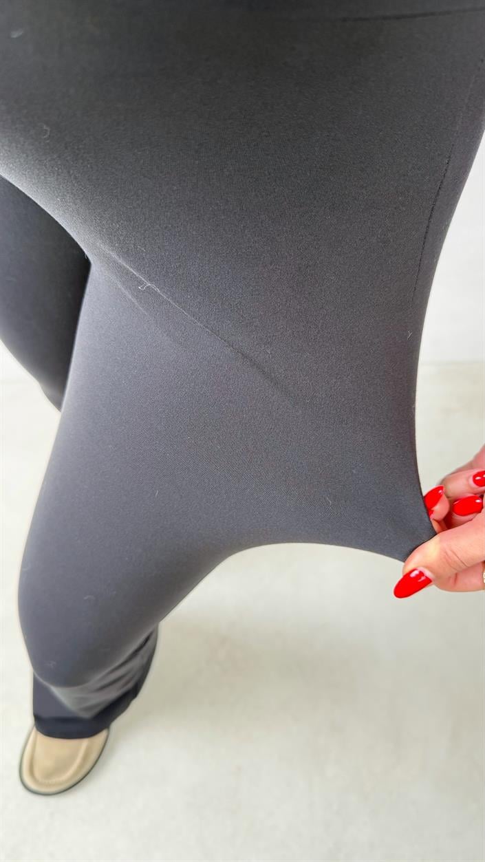 Siyah Drape Detaylı İspanyol Paça Tayt GAUS-01045