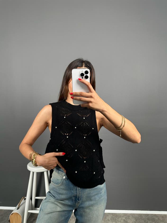 ZR Model Siyah Yandan Bağlamalı Taşlı Örme Triko Sıfır Kol Bluz 