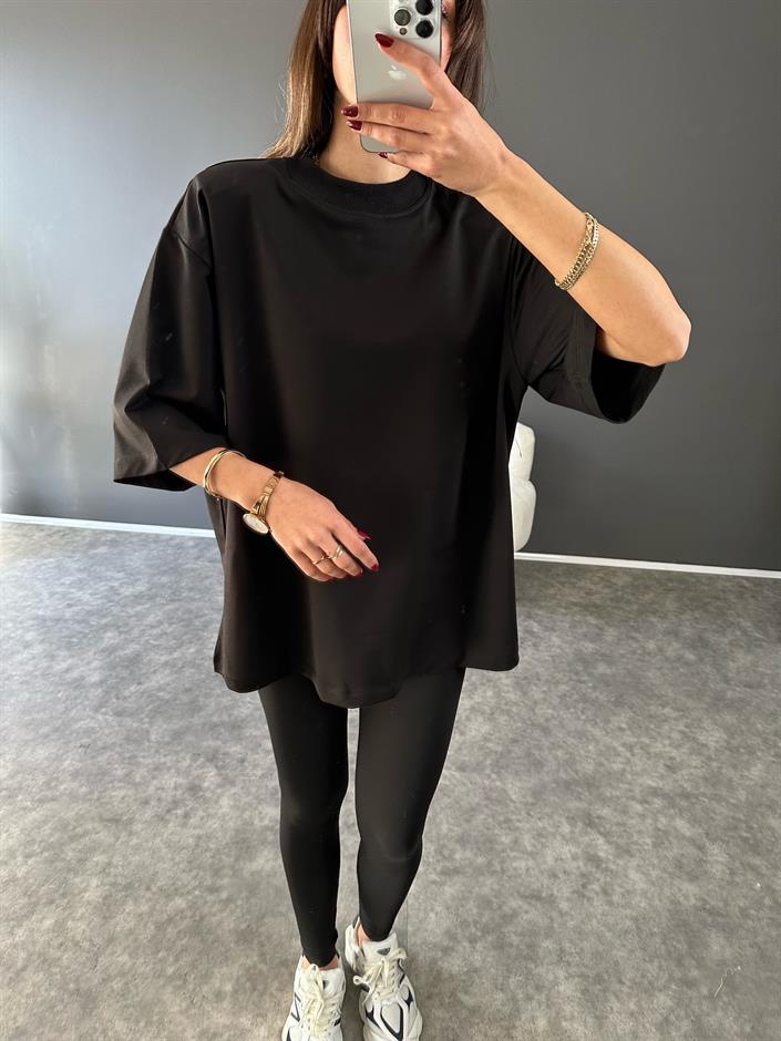 Siyah Vatkalı Oversize Tshirt 