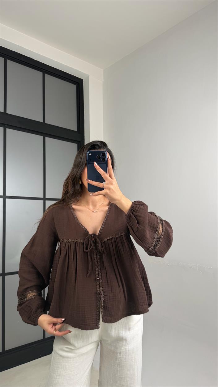 Acı Kahve İşlemeli Müslin Bluz GAUS-01151