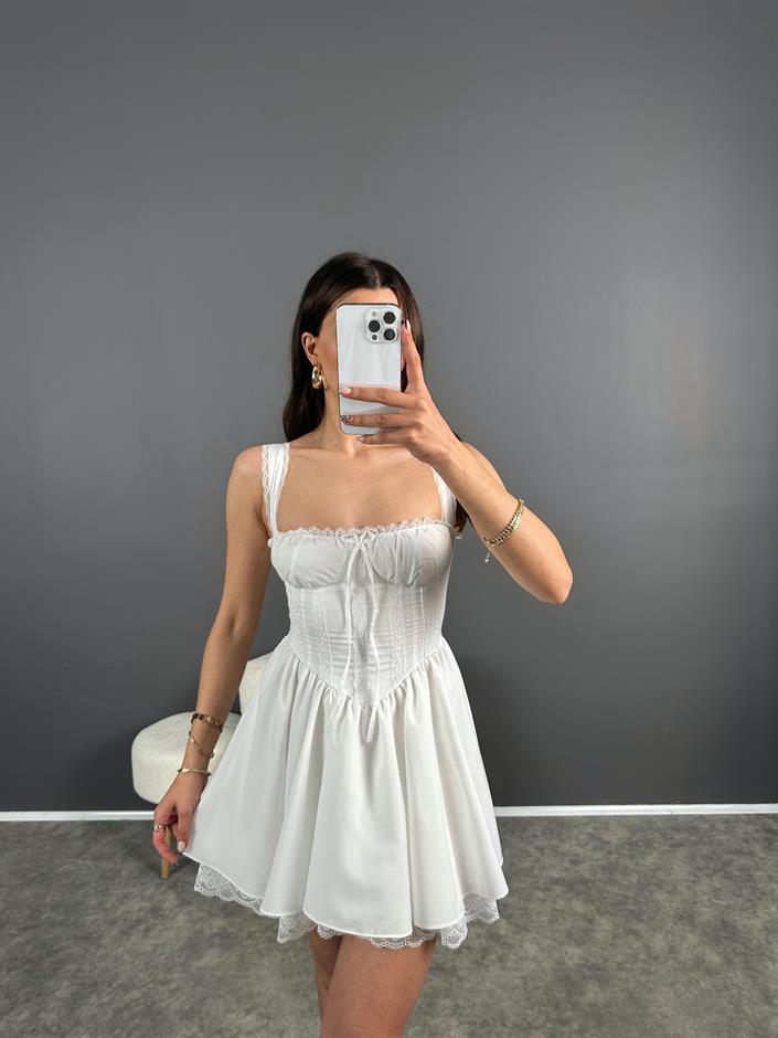 Beyaz Dantelli Prenses Mini Elbise 