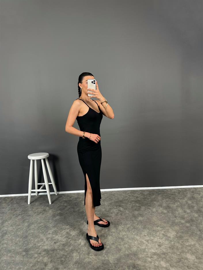 Karlee Siyah İp Askılı Yırtmaçlı Elbise