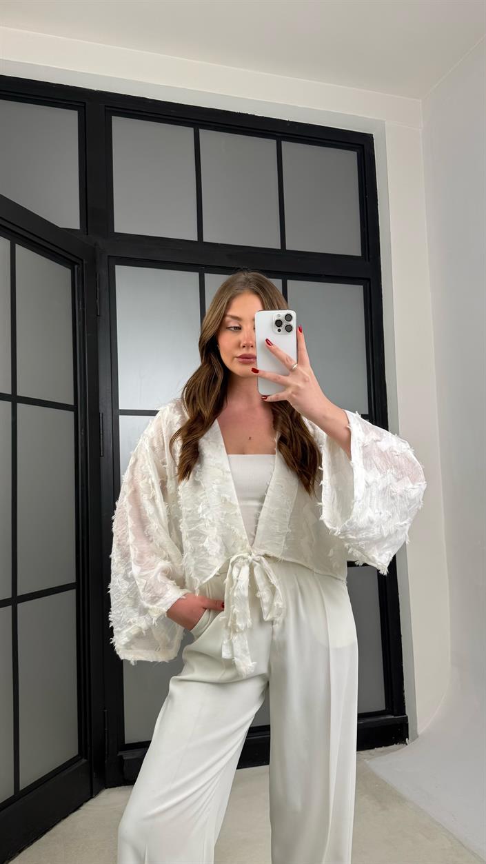 Ekru Püsküllü Bağlama Detaylı Kimono GAUS-01277