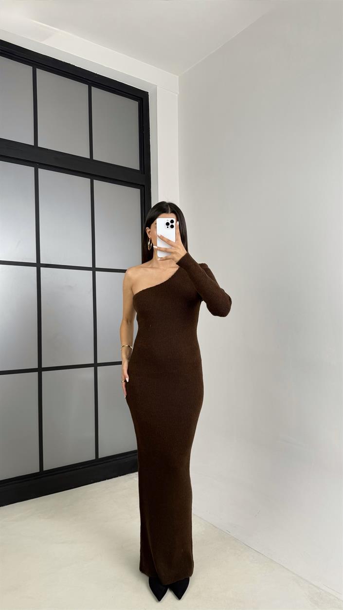 Kahve Tek Omuz Atkılı Triko Elbise GAUS-00223