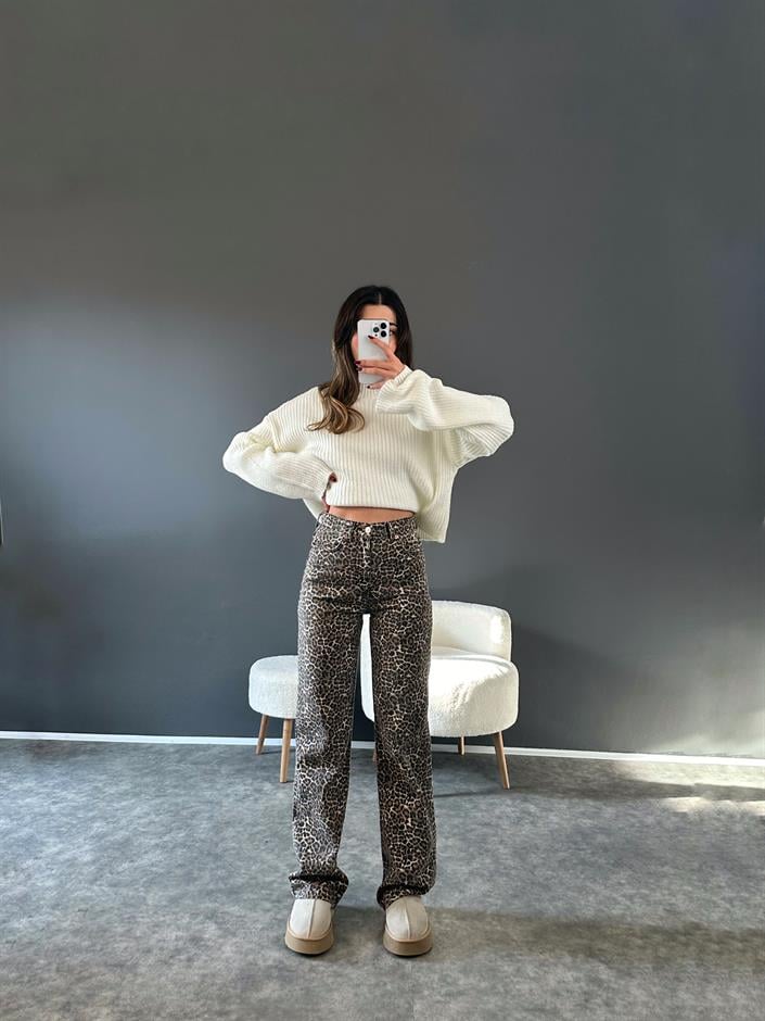 ZR Model Kesik Paça Leoparlı Denim Pantolon 