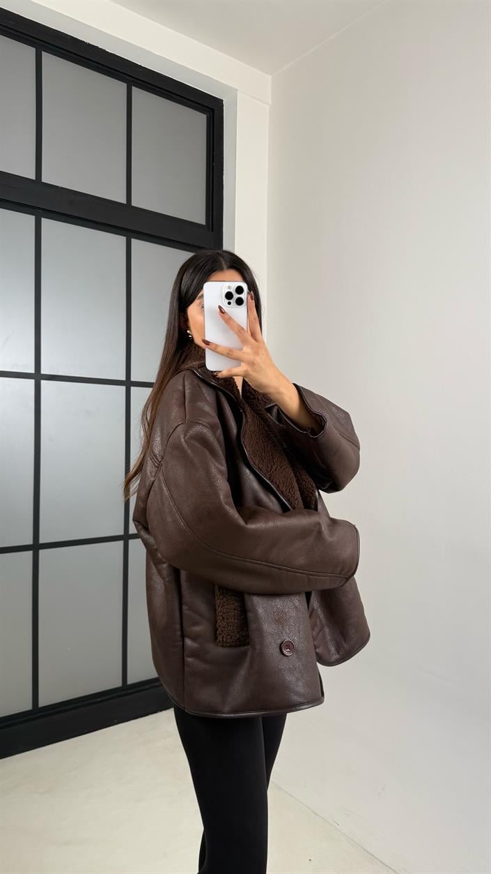 Kahve İçi Kürklü Düğmeli Cep Detaylı Mont GAUS-00216