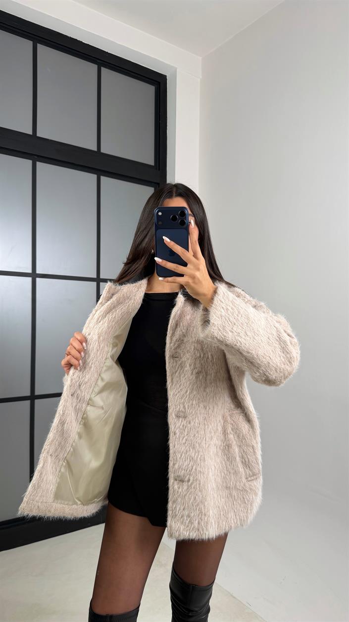 Ekru Deri Yaka Detaylı Astarlı Peluş Ceket GAUS-00595