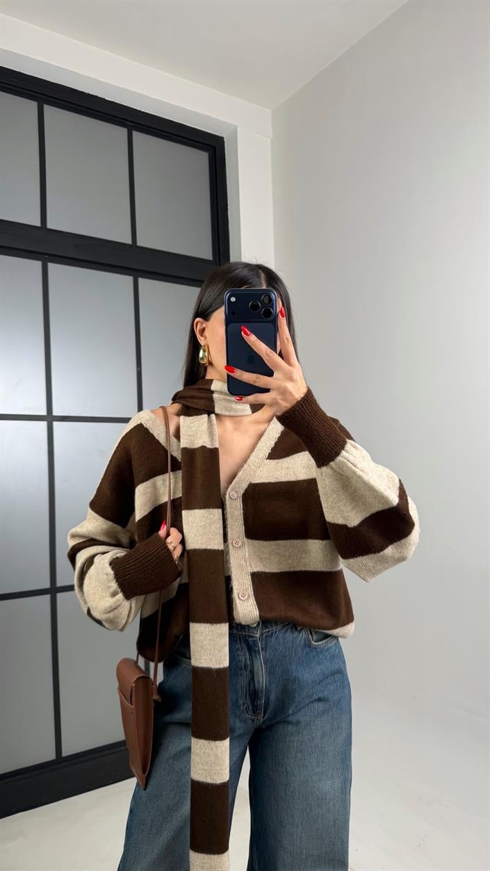 Kahve Şeritli Atkı Detaylı Triko Hırka GAUS-00920