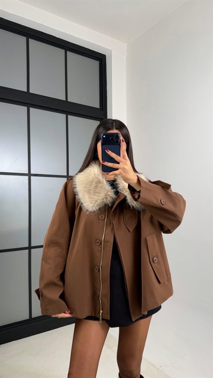 Kahve Yaka Kürk Detaylı Astarlı Trençkot GAUS-00660