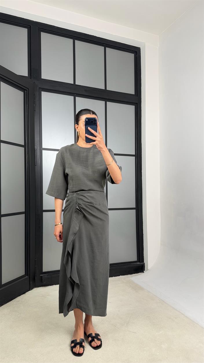 Antrasit Yırtmaç Detaylı Tencel Elbise GAUS-01405