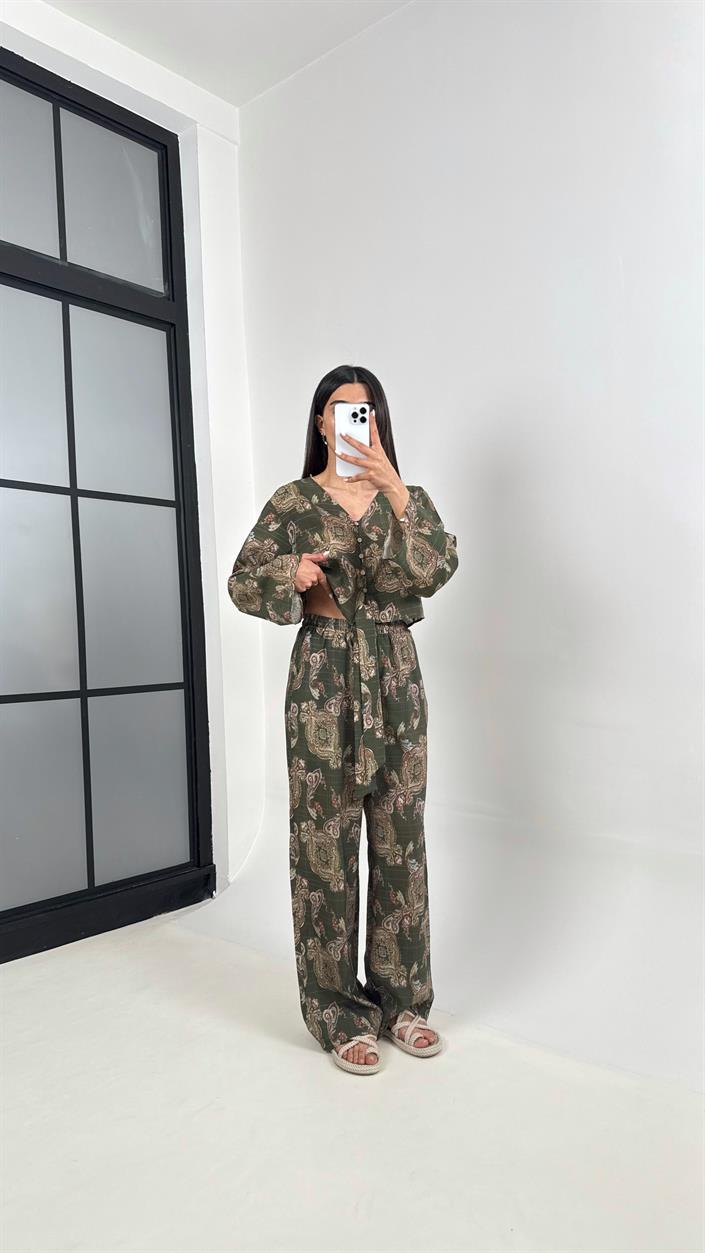 Haki V Yaka Önü Düğmeli Üst Beli Lastikli Pantolon Etnik Desen Takım Gaus00362