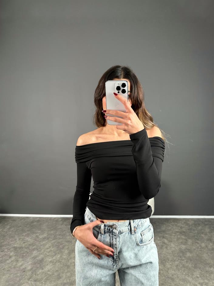 Mae Siyah Kayık Yaka Bluz 