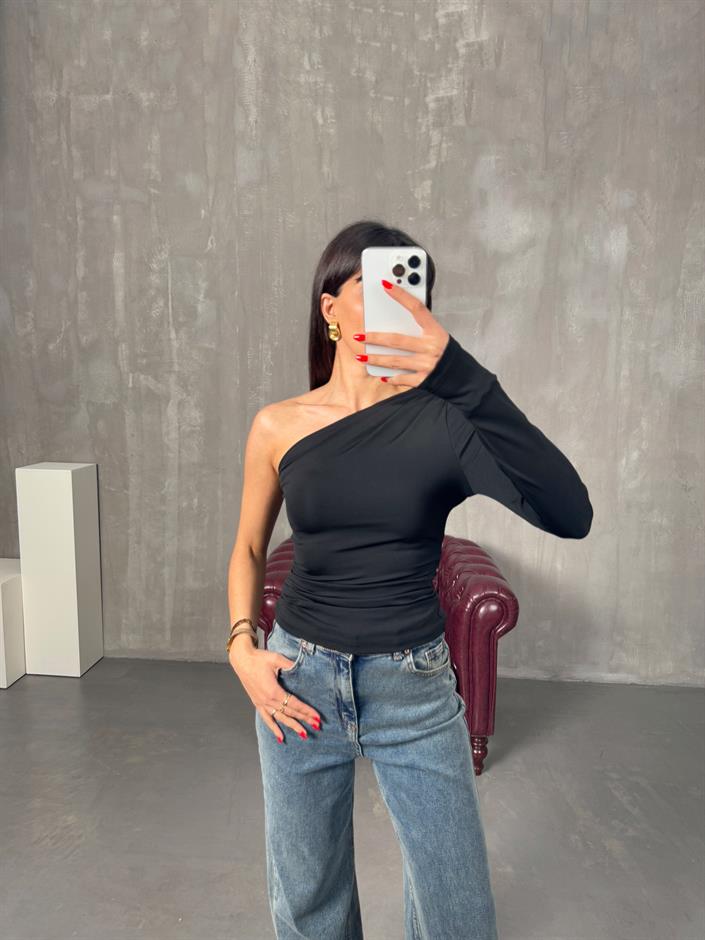 Scorp Siyah Drapeli Tek Kol Detaylı Bluz