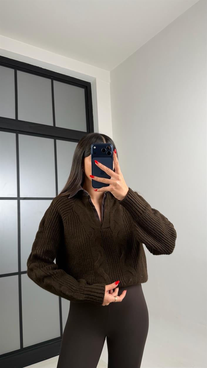 Acı Kahve Denim Yaka Detaylı Örgü Kazak GAUS-00929