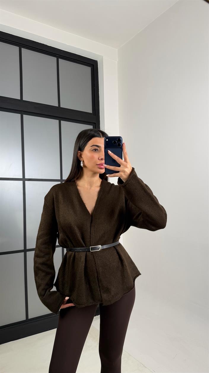 Acı Kahve Kemerli Yumuşak Dokulu Triko Hırka GAUS-00784