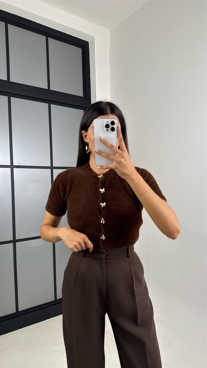 Acı Kahve Fiyonk Düğmeli Yumuşak Dokulu Triko Hırka GAUS-00145