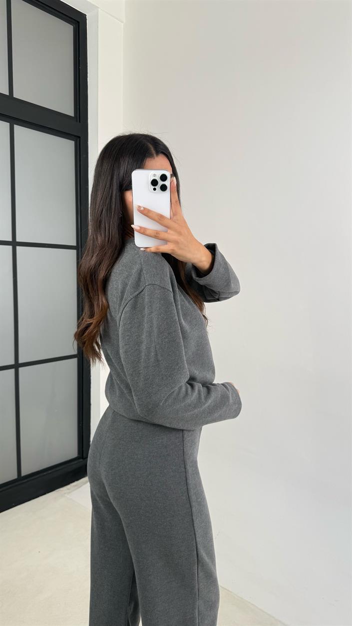 Gri Bisiklet Yaka Üst Beli Lastikli Pantolon Basic Yumuşak Triko Takım GAUS-00109