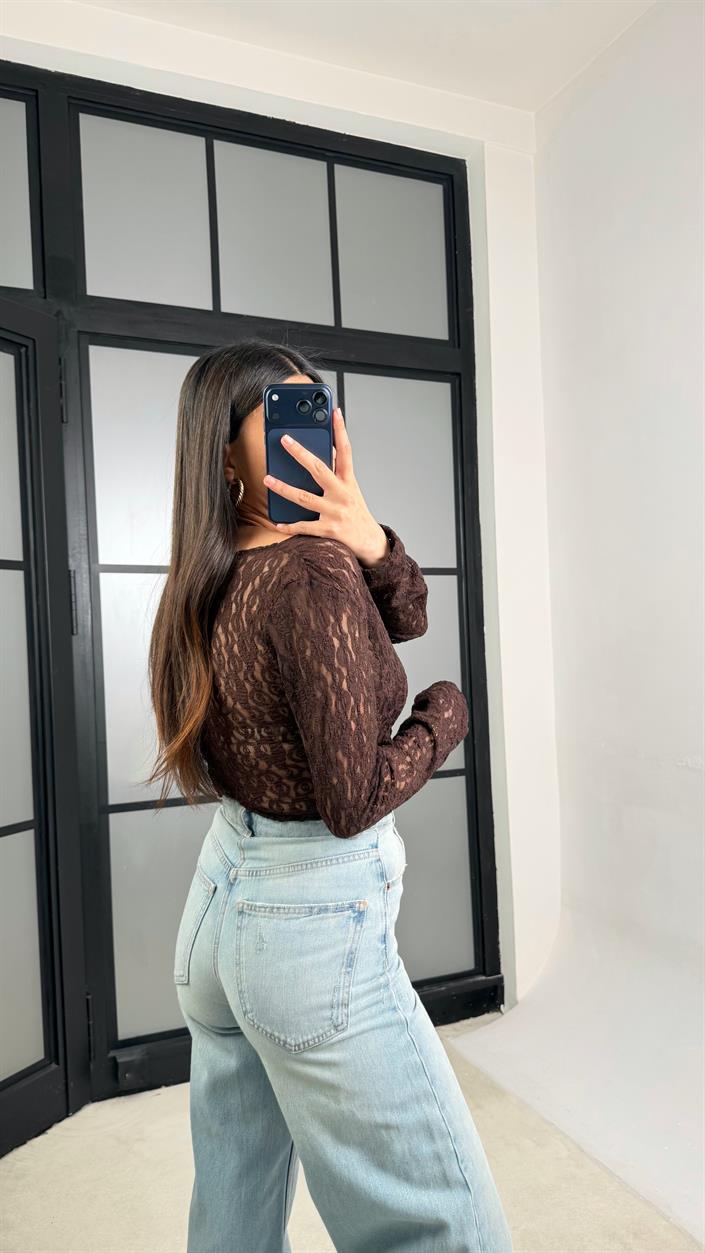 Kahve Kolye Detaylı Dantelli Bluz GAUS-01293