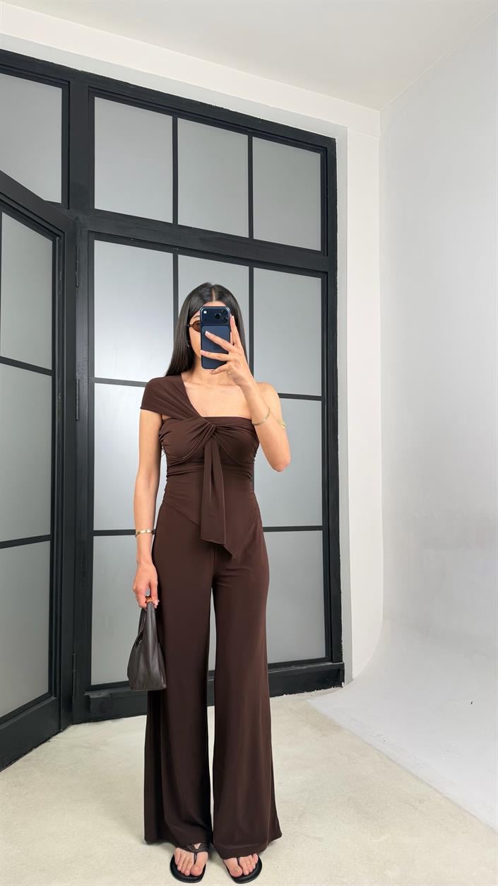 Acı Kahve Asimetrik Bağlama Detaylı Bluz Beli Lastikli Pantolon Sandy Kumaş Takım GAUS-01509