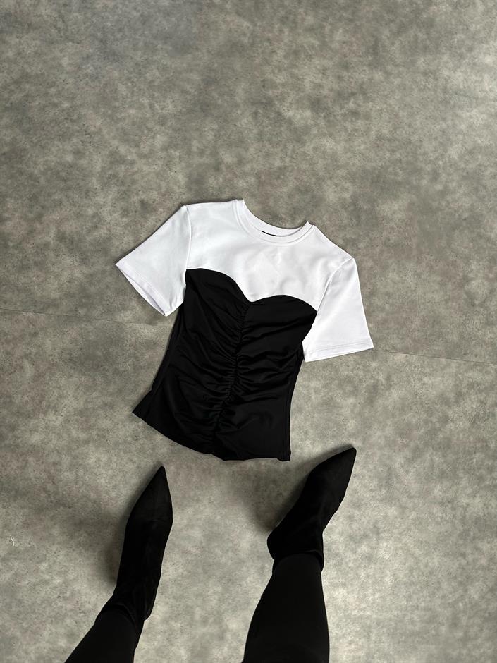 Kalp Yaka Drapeli Siyah Tshirt