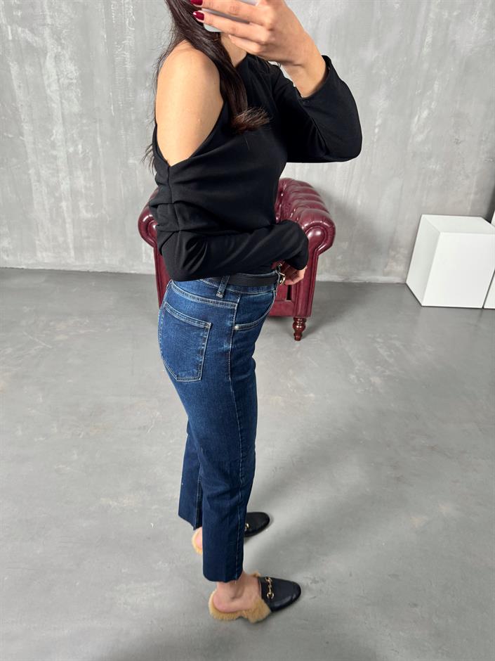 Benet Koyu Mavi ZR Kesik Paça Likralı Mom Jean