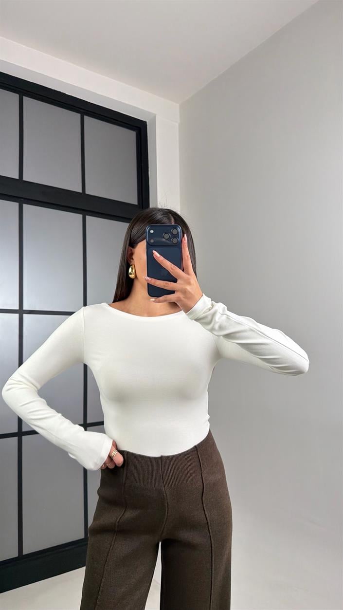 Ekru Kayık Yaka Basic Bluz GAUS-00881