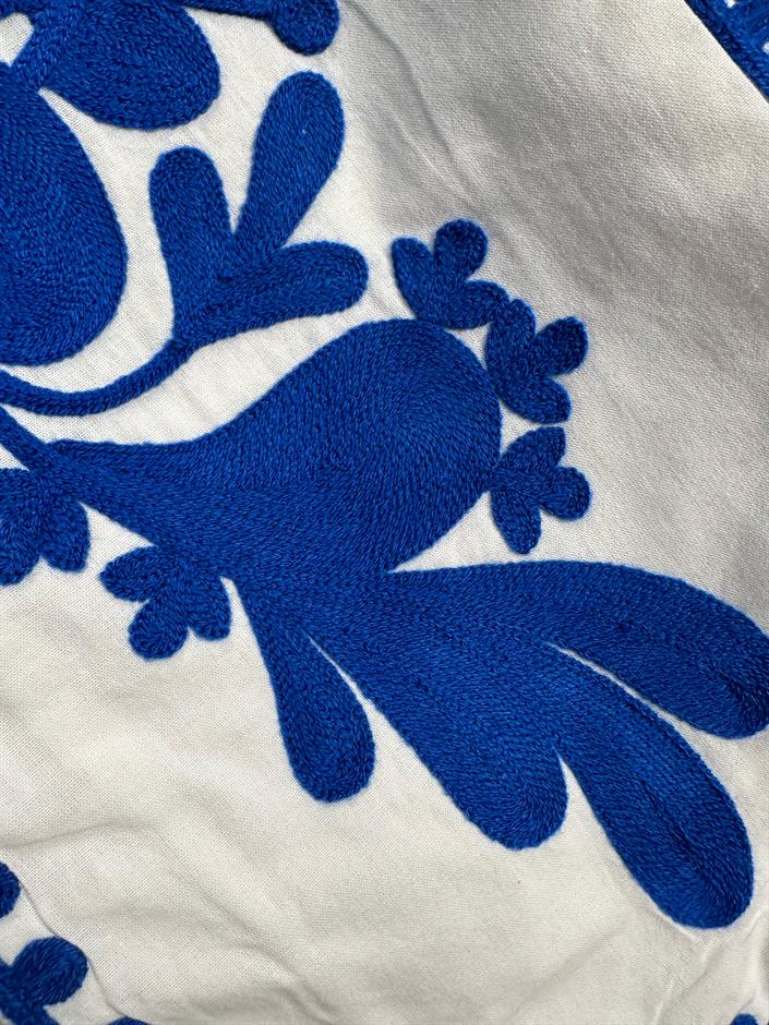 Wave Mavi Nakış İşlemeli Astarlı Beyaz Yelek