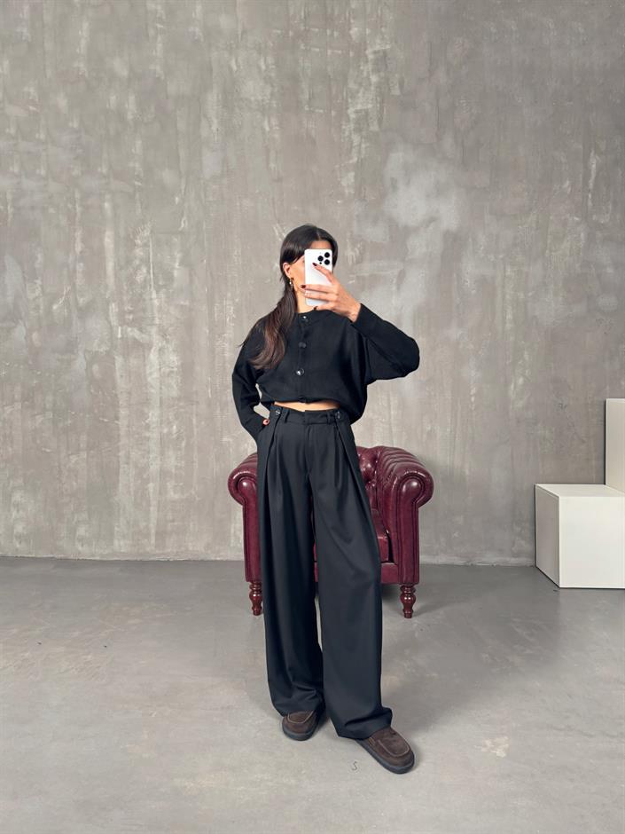 Frank Siyah Önden Düğmeli Pileli Bol Poliviskon Pantolon