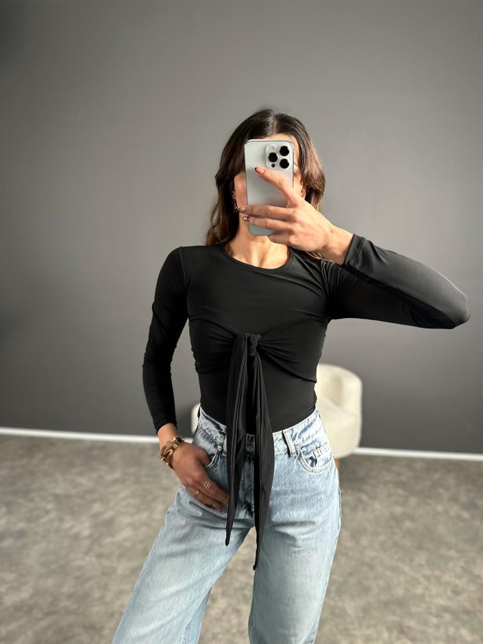 Siyah Kuşaklı Bağlamalı Bluz