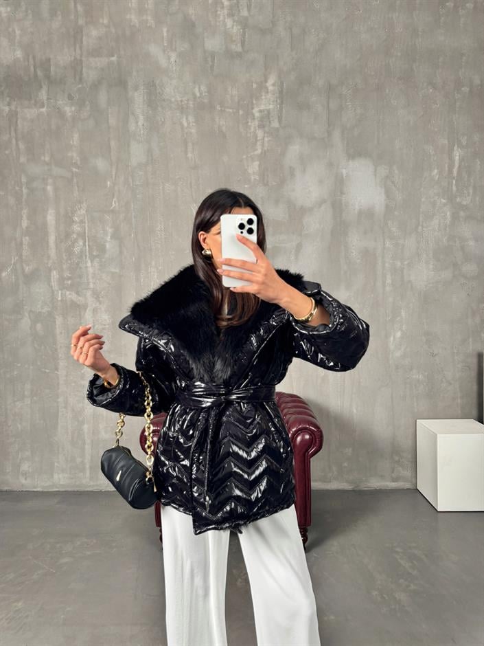 Vanesa Siyah Parlak Kuşaklı Mont