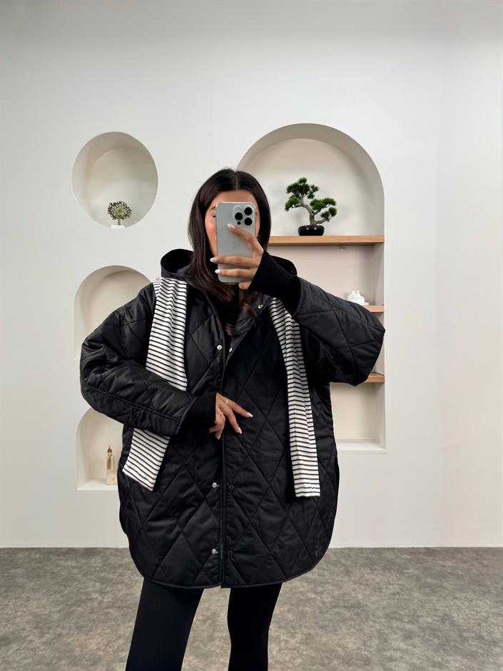 Kita Siyah Kapitone Mont