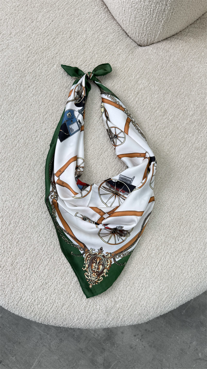 Yeşil At Arabası Desenli Fular GAUS-00337