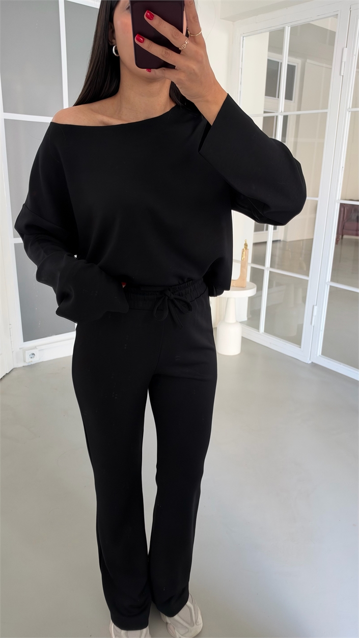 Siyah Kayık Yaka Bluz Beli Lastikli Pantolon İkili Modal Takım GAUS-02168