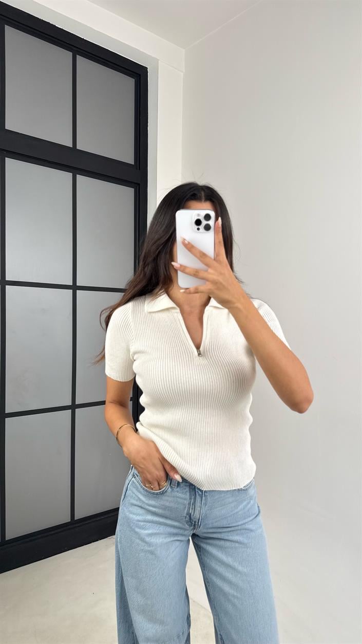 Beyaz Polo Yaka Fermuar Deataylı Triko Bluz GAUS-00123