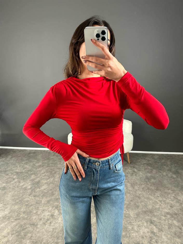 Kırmızı Yandan Büzgülü Bluz