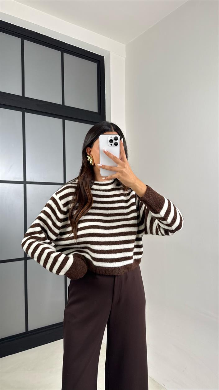 Kahve Çizgili Yumuşak Triko Kazak GAUS-00540