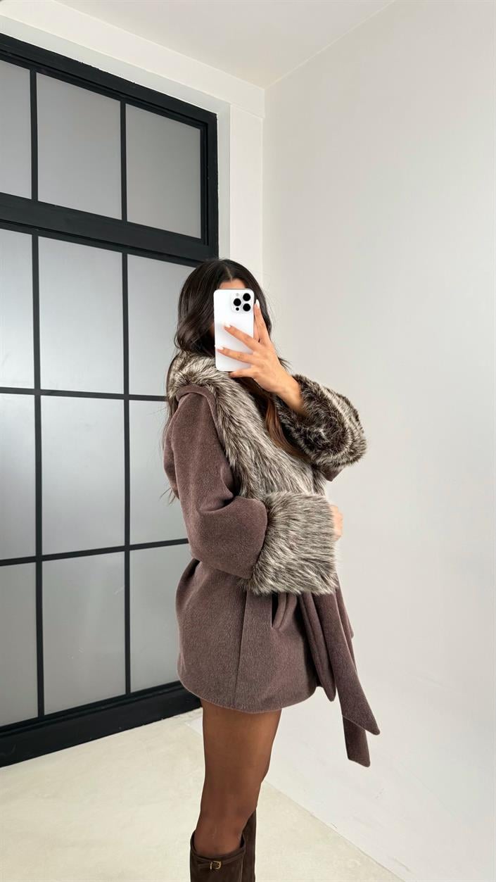 Kahve Kürk Detaylı Astarlı Kaşe Kaban GAUS-00559
