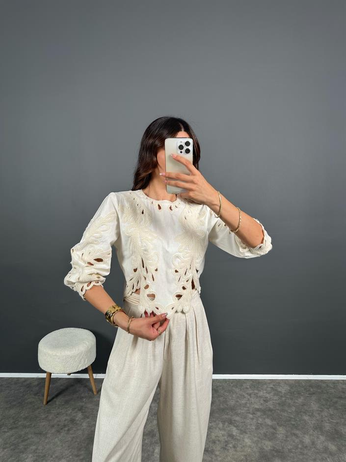 Retro Premium Nakış İşlemeli Bluz 