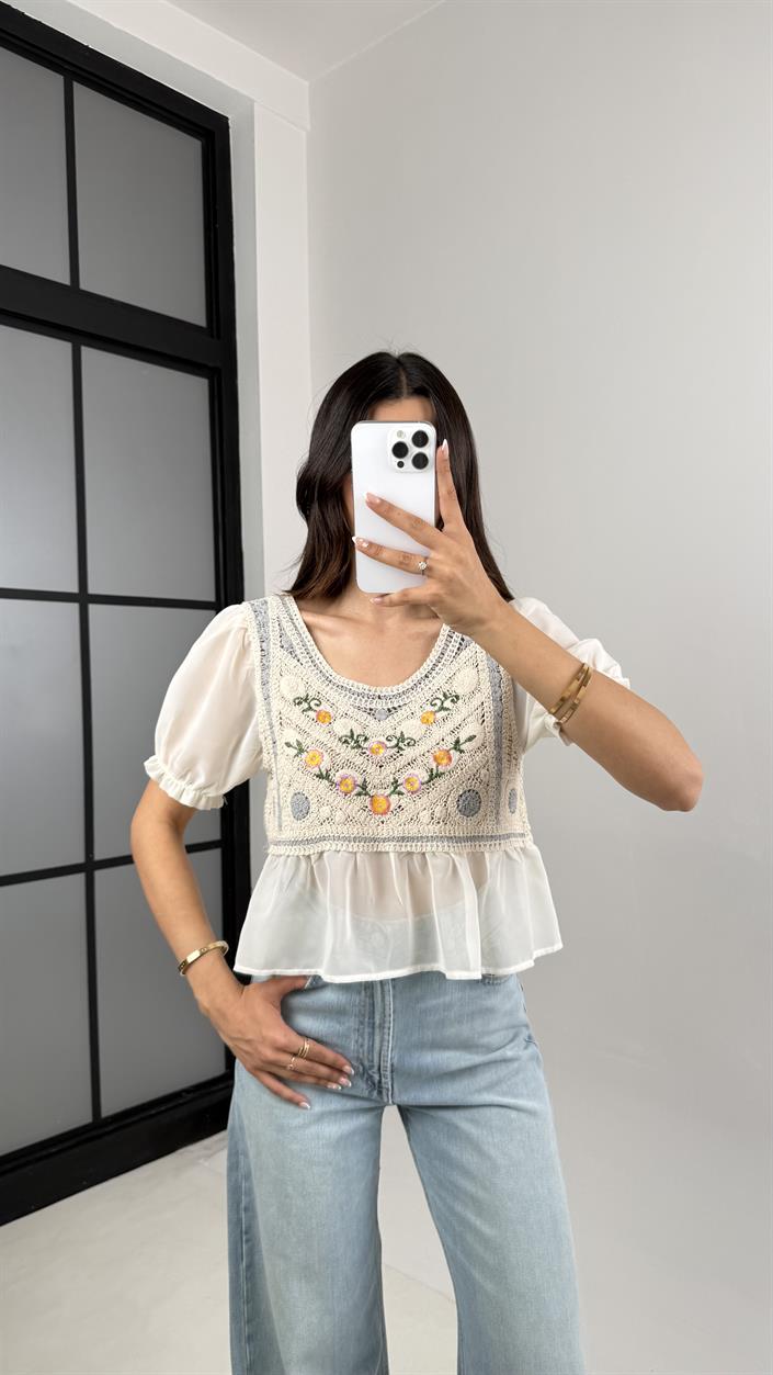 Ekru Çiçek Nakışlı Şifon Kol Crop Bluz Gaus00576