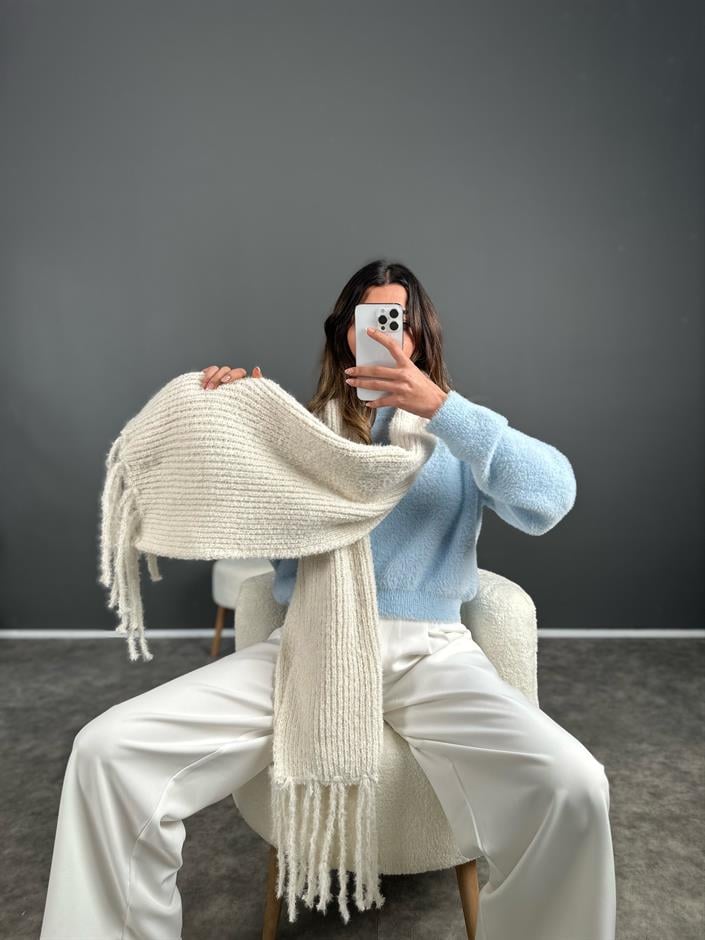 Beyaz Pinterest Saçaklı Atkı