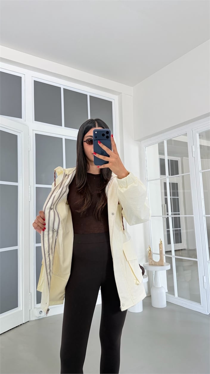 Krem Beli Ayarlanabilir Astarlı Muadil Yağmurluk GAUS-01885