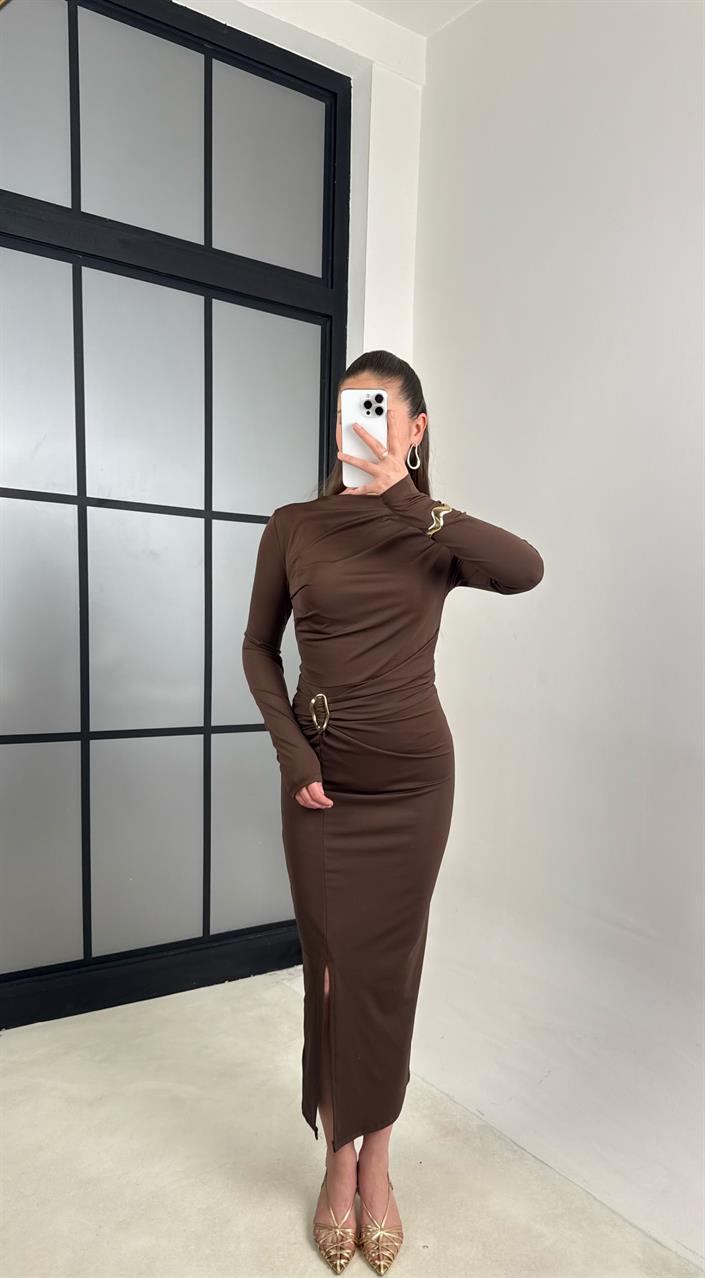 Acı Kahve Gold Toka Detaylı Yırtmaçlı Elbise GAUS-00786